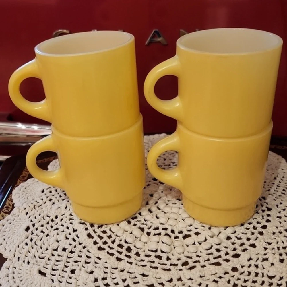 Set of 4 anchor hocking‎ fire king ware milk glass cups vintage